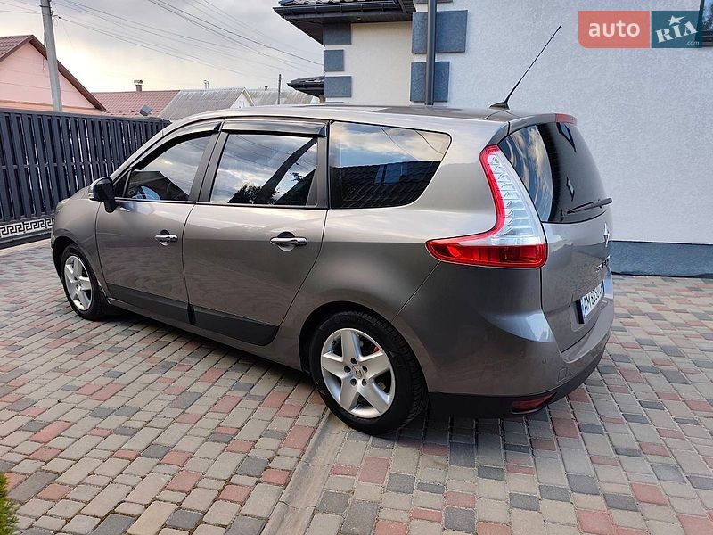 Минивэн Renault Scenic 2012 в Звягеле