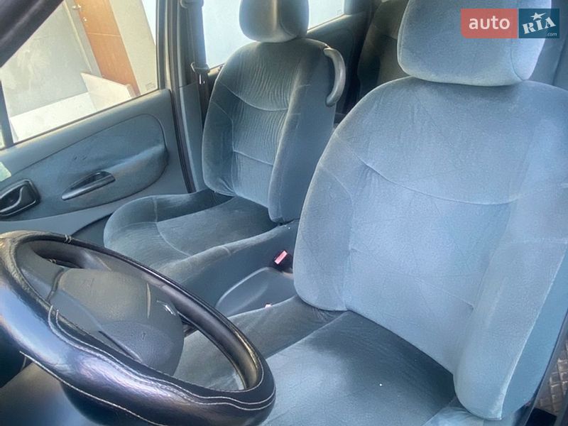 Минивэн Renault Scenic 1999 в Луцке