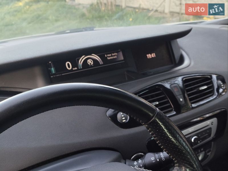 Минивэн Renault Scenic 2015 в Литине