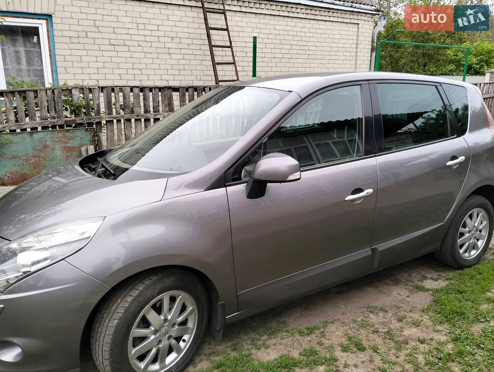 2010 Renault Scenic - мініатюра 3