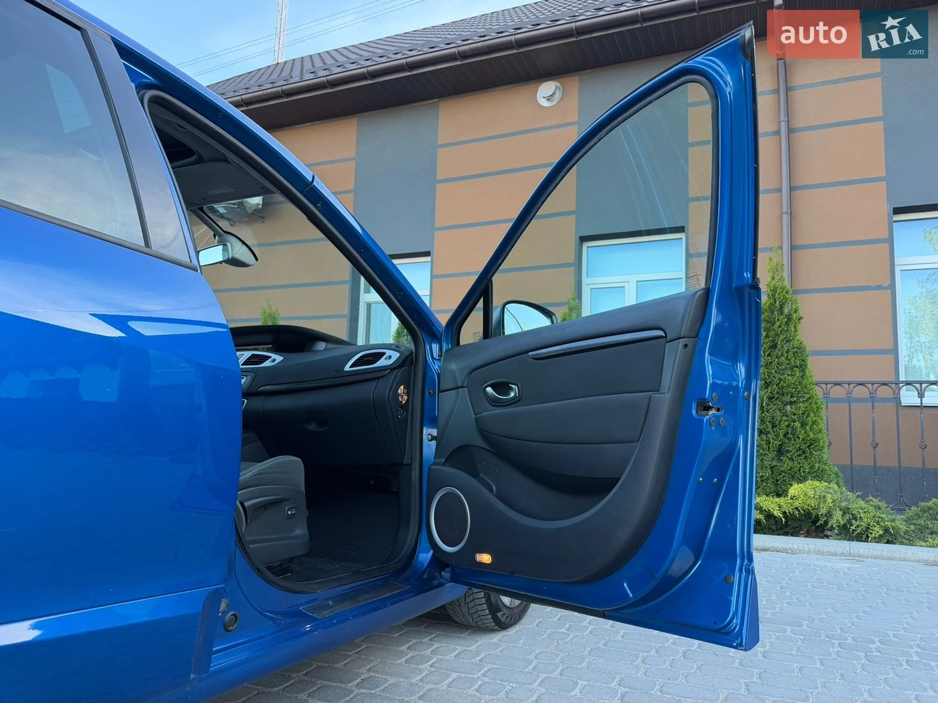 2010 Renault Scenic - мініатюра 16