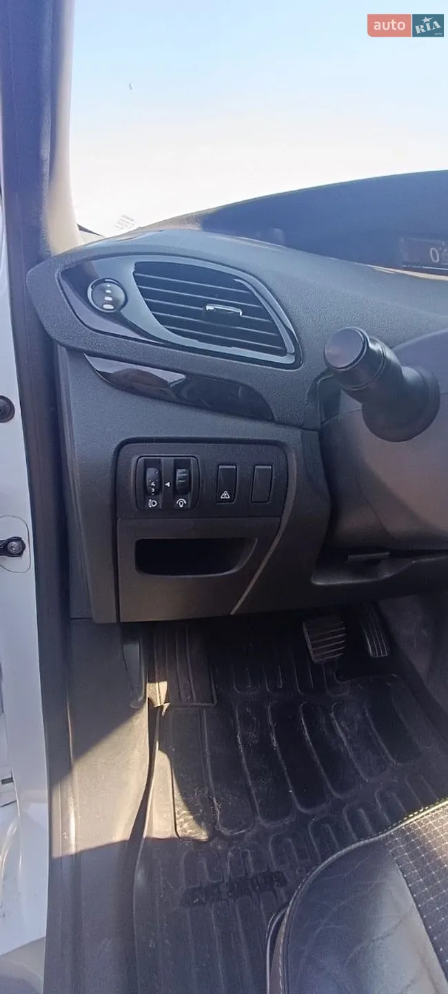 2012 Renault Scenic - мініатюра 17