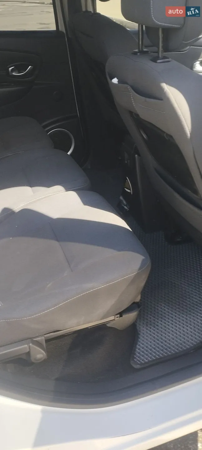 2010 Renault Scenic - мініатюра 11