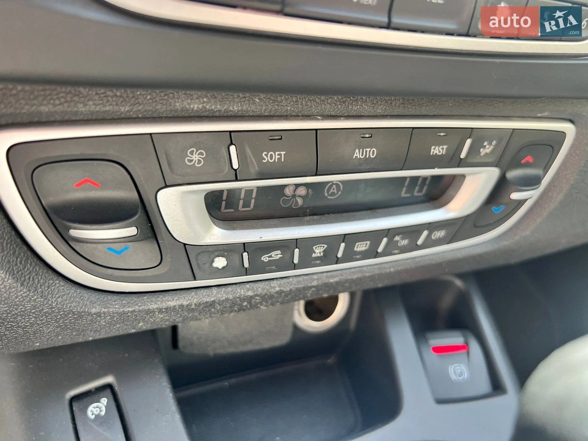 2012 Renault Scenic - мініатюра 16