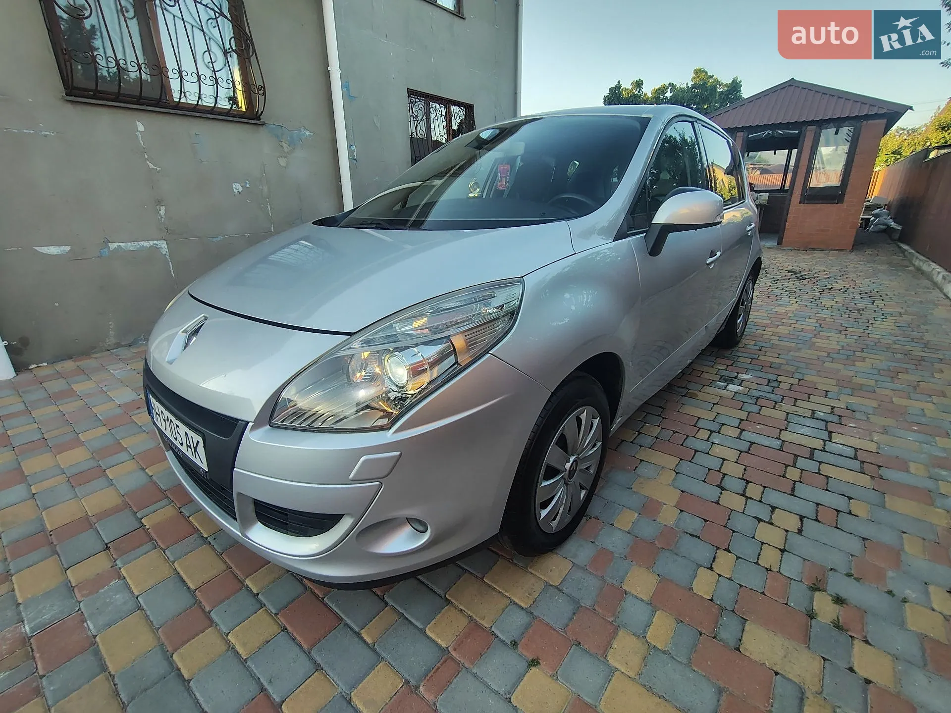 2010 Renault Scenic - мініатюра 3