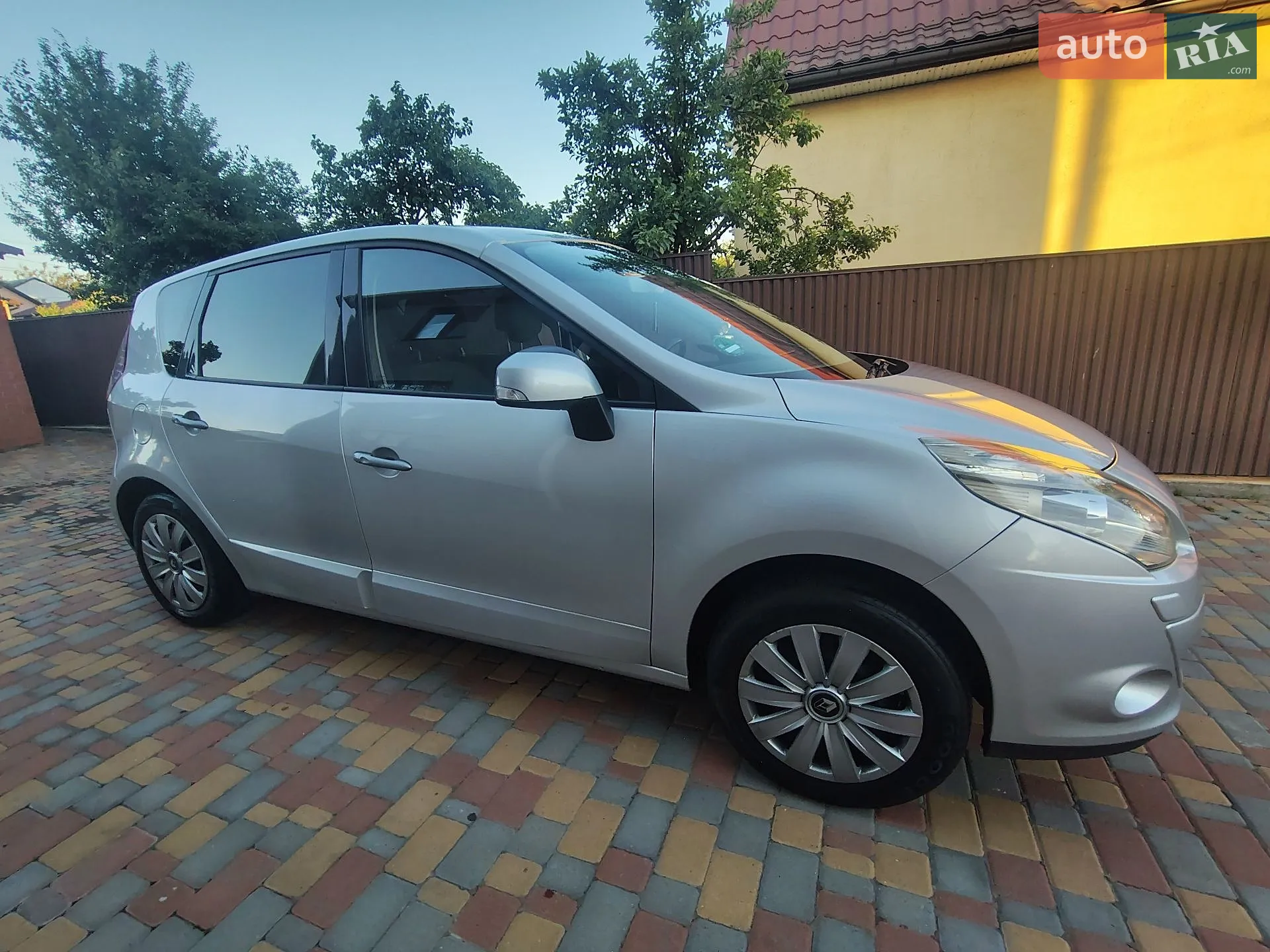 2010 Renault Scenic - мініатюра 5