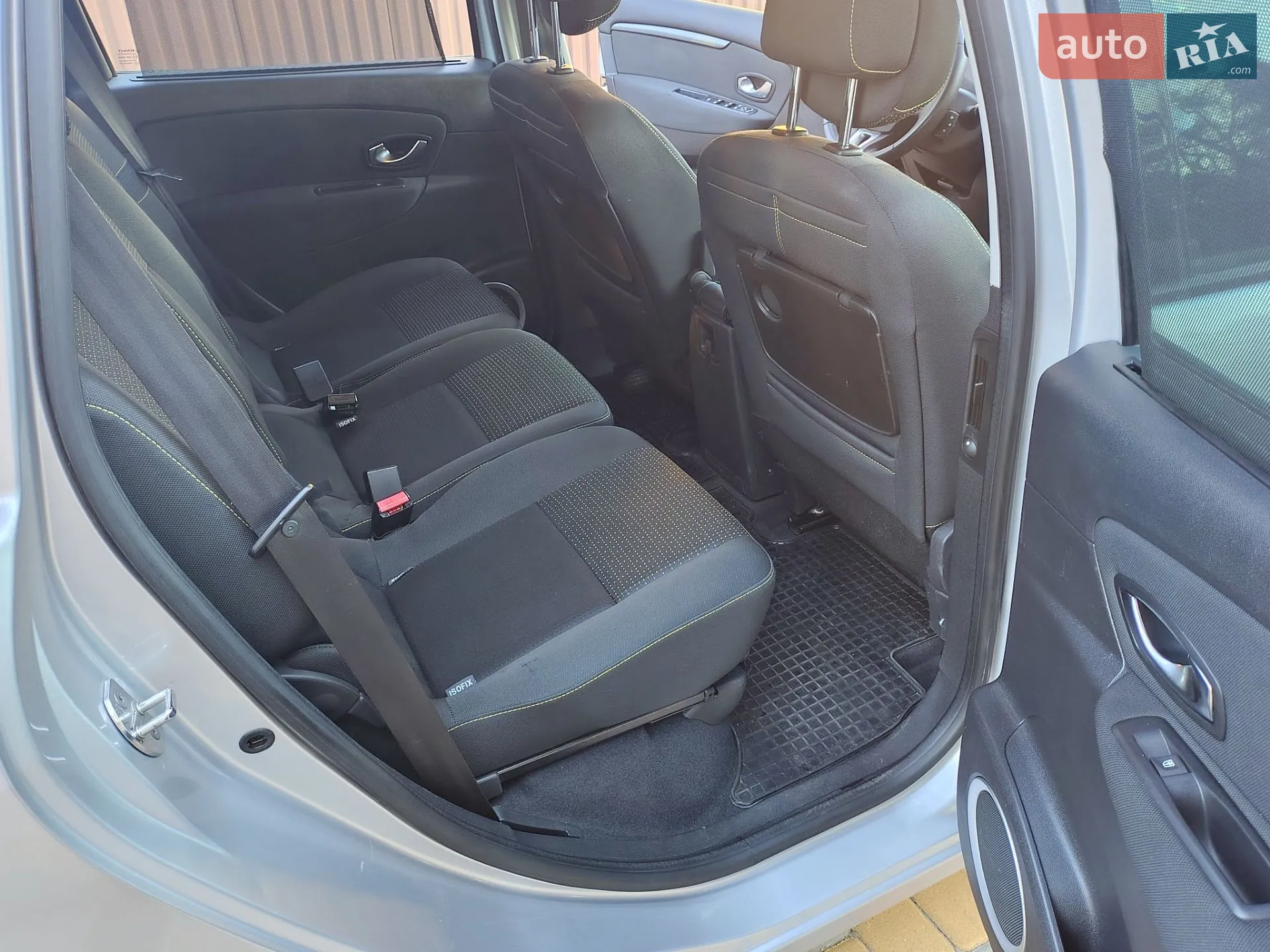 2010 Renault Scenic - мініатюра 17