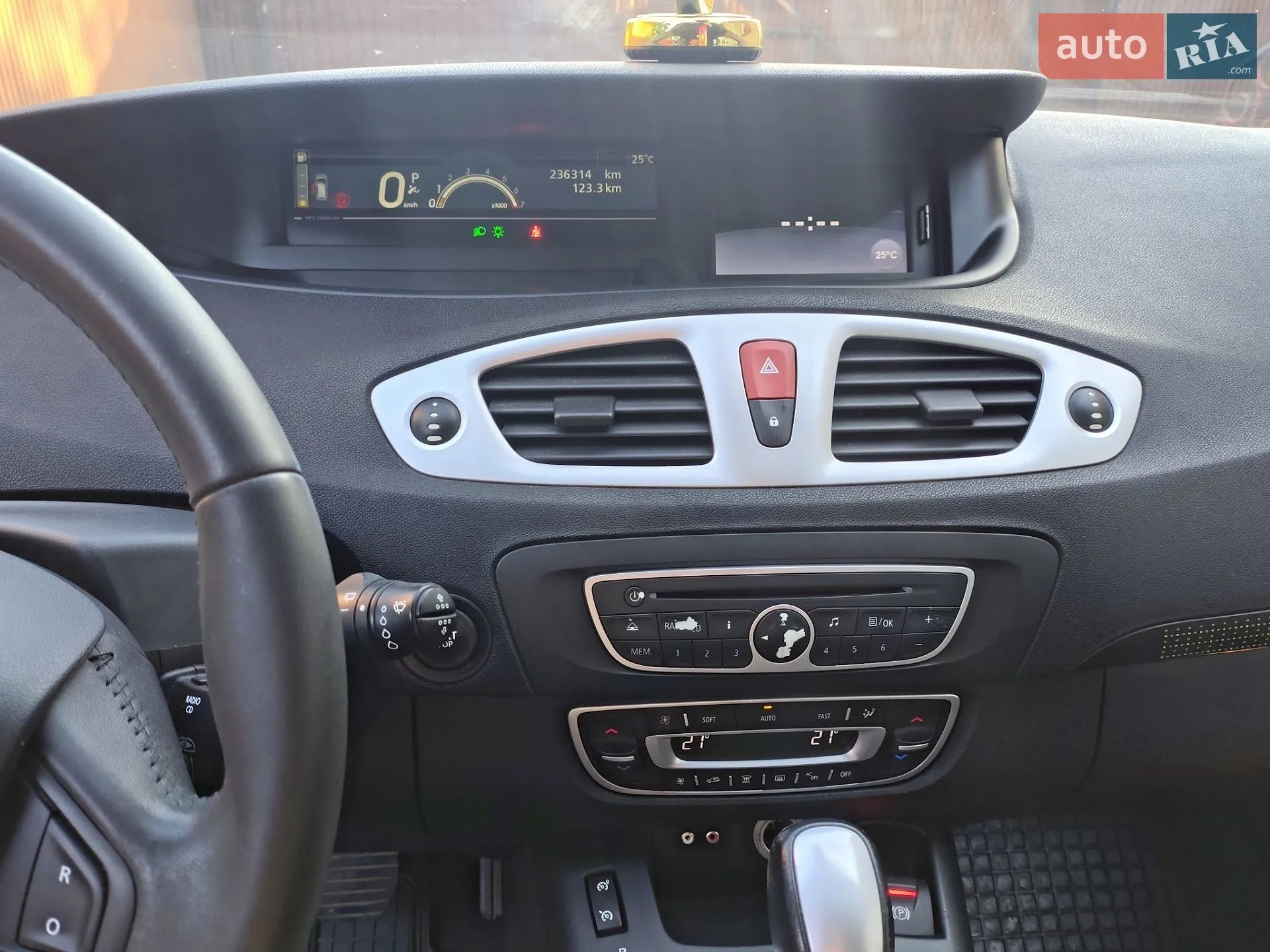 2010 Renault Scenic - мініатюра 22
