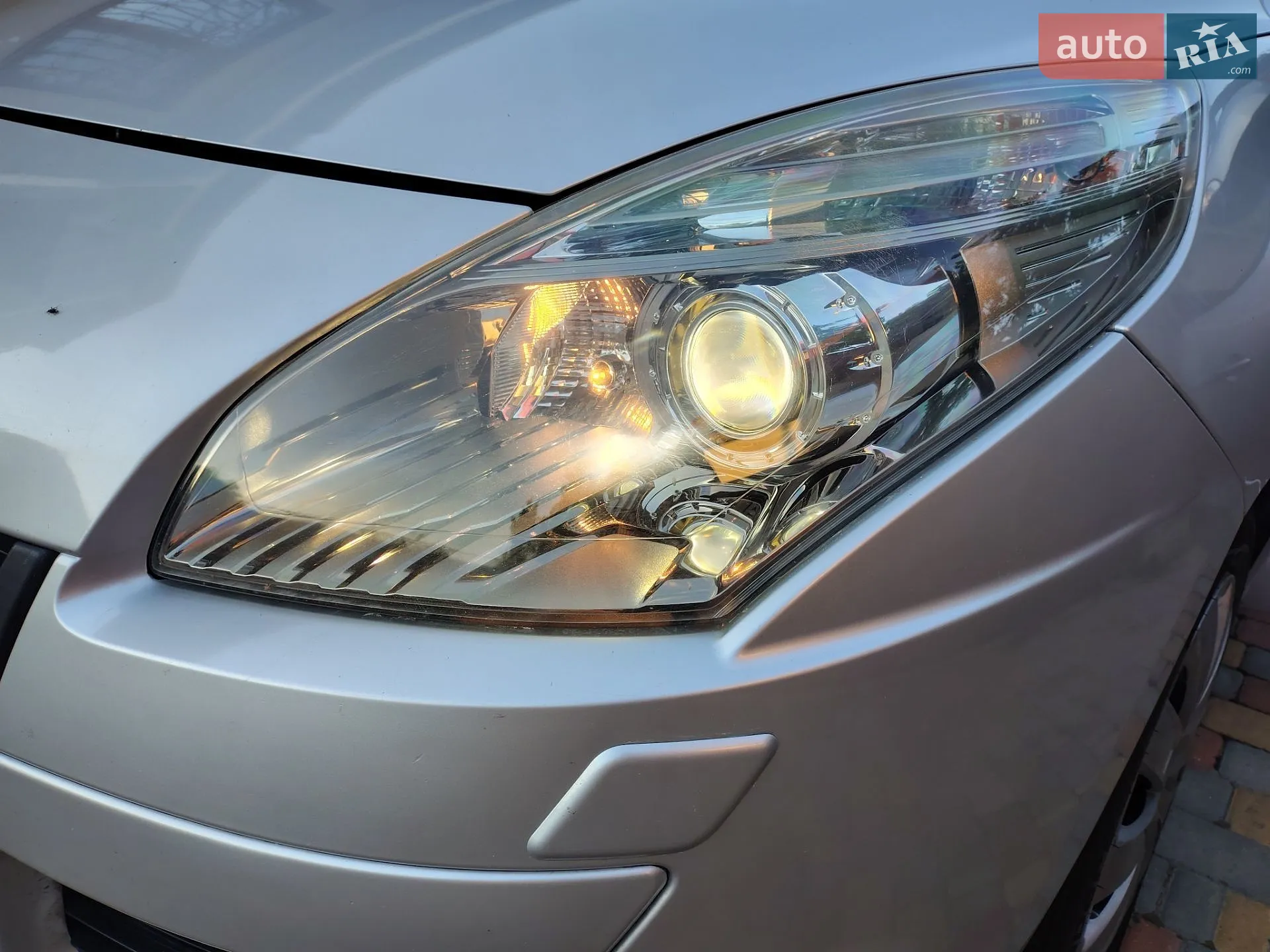 2010 Renault Scenic - мініатюра 27