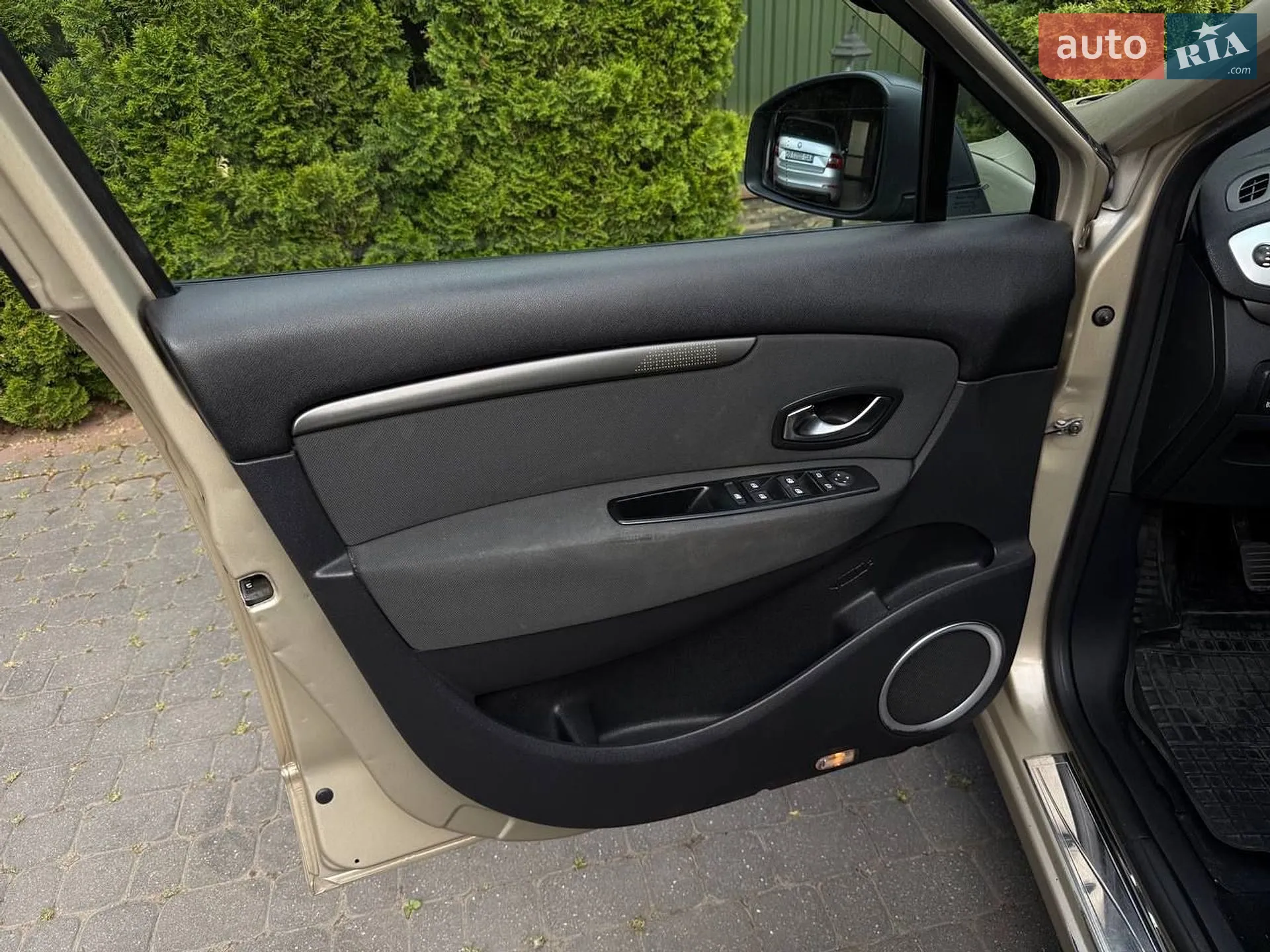2010 Renault Scenic - мініатюра 25