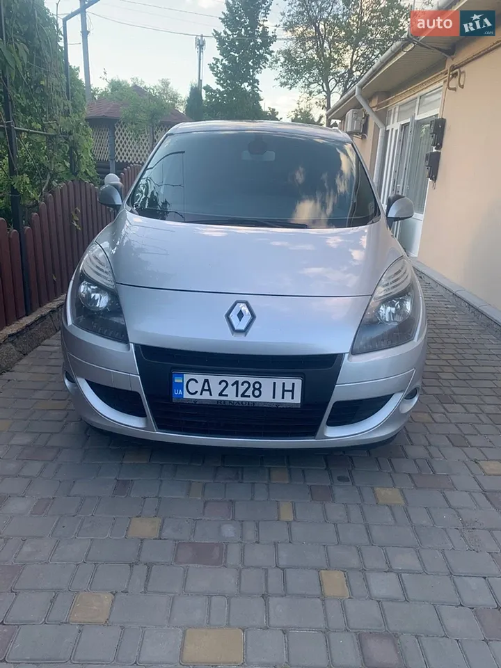 2010 Renault Scenic - мініатюра 13