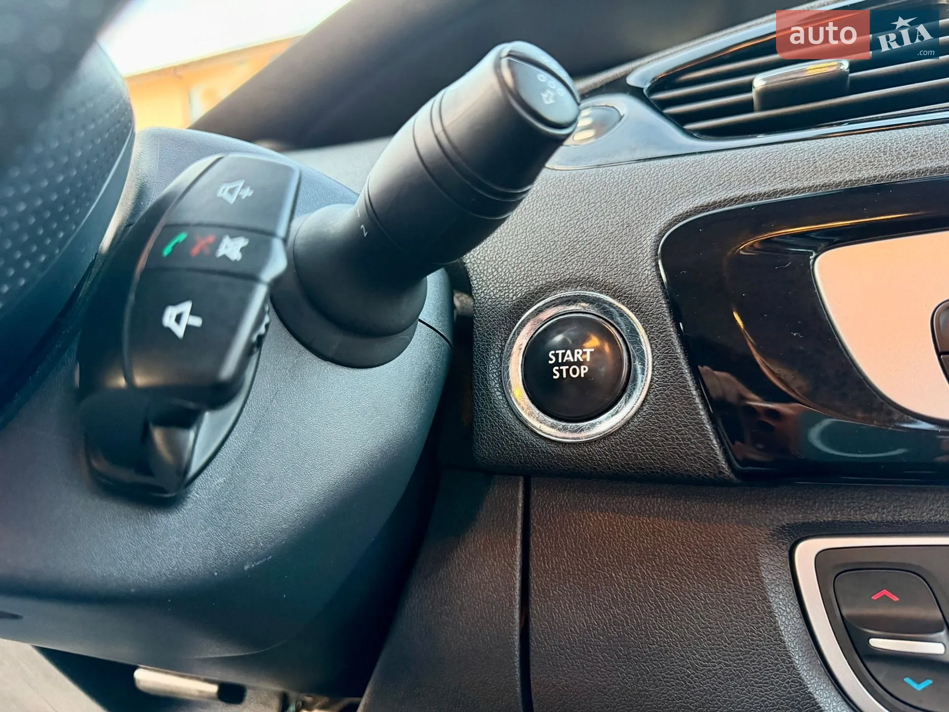 2014 Renault Scenic - мініатюра 46