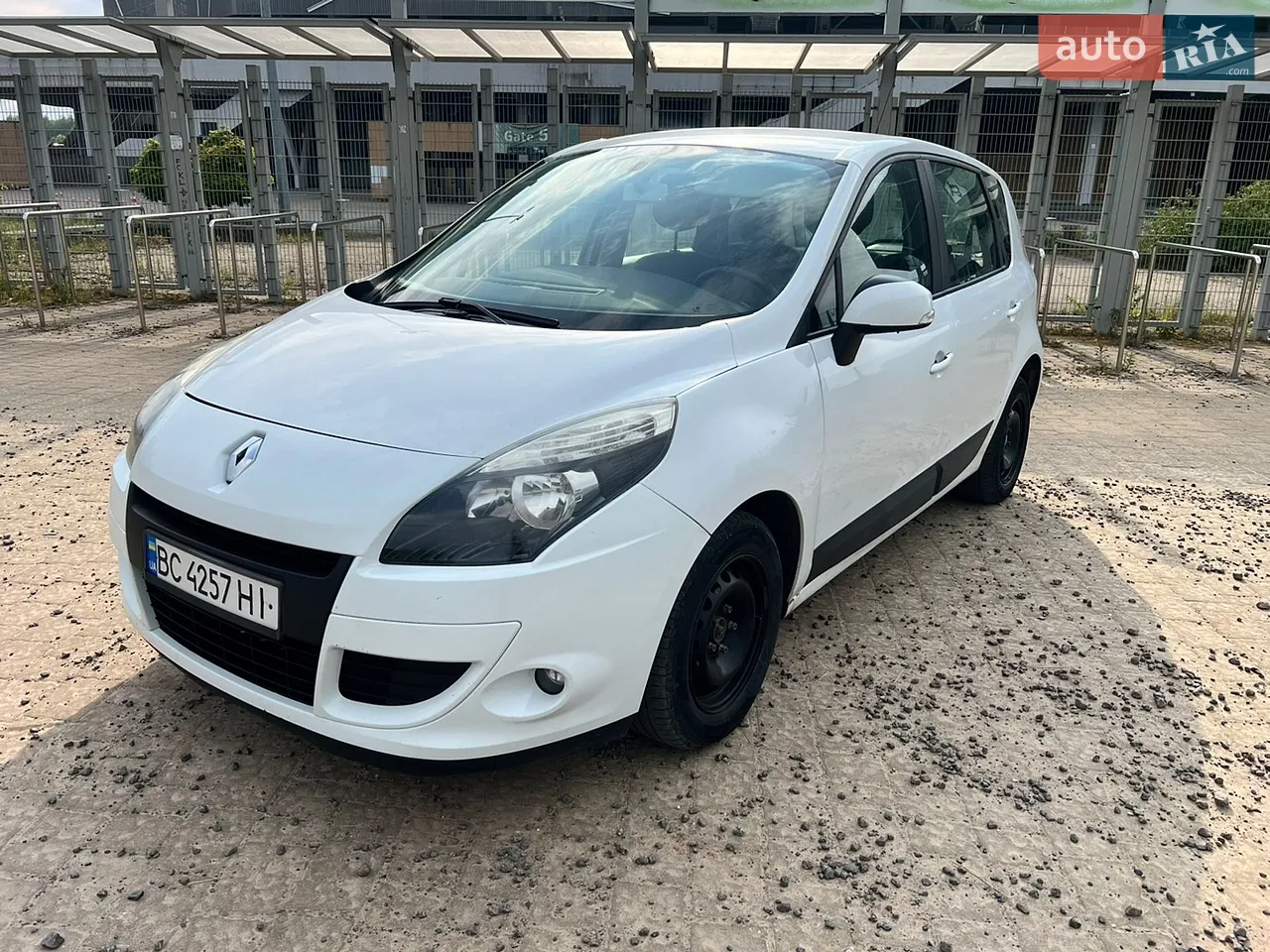 2010 Renault Scenic - мініатюра 18