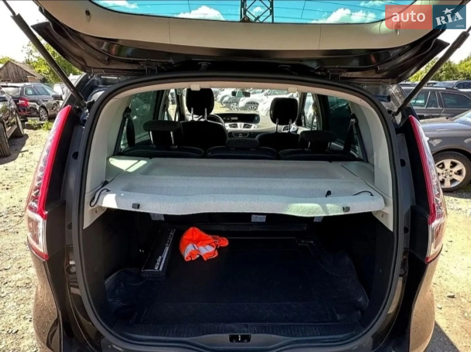 2010 Renault Scenic - мініатюра 19