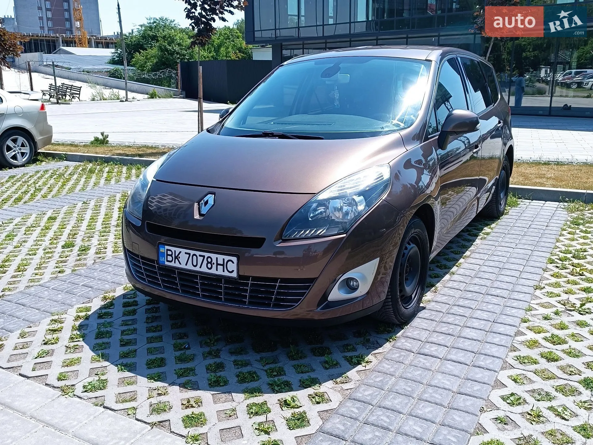 2010 Renault Scenic - мініатюра 16