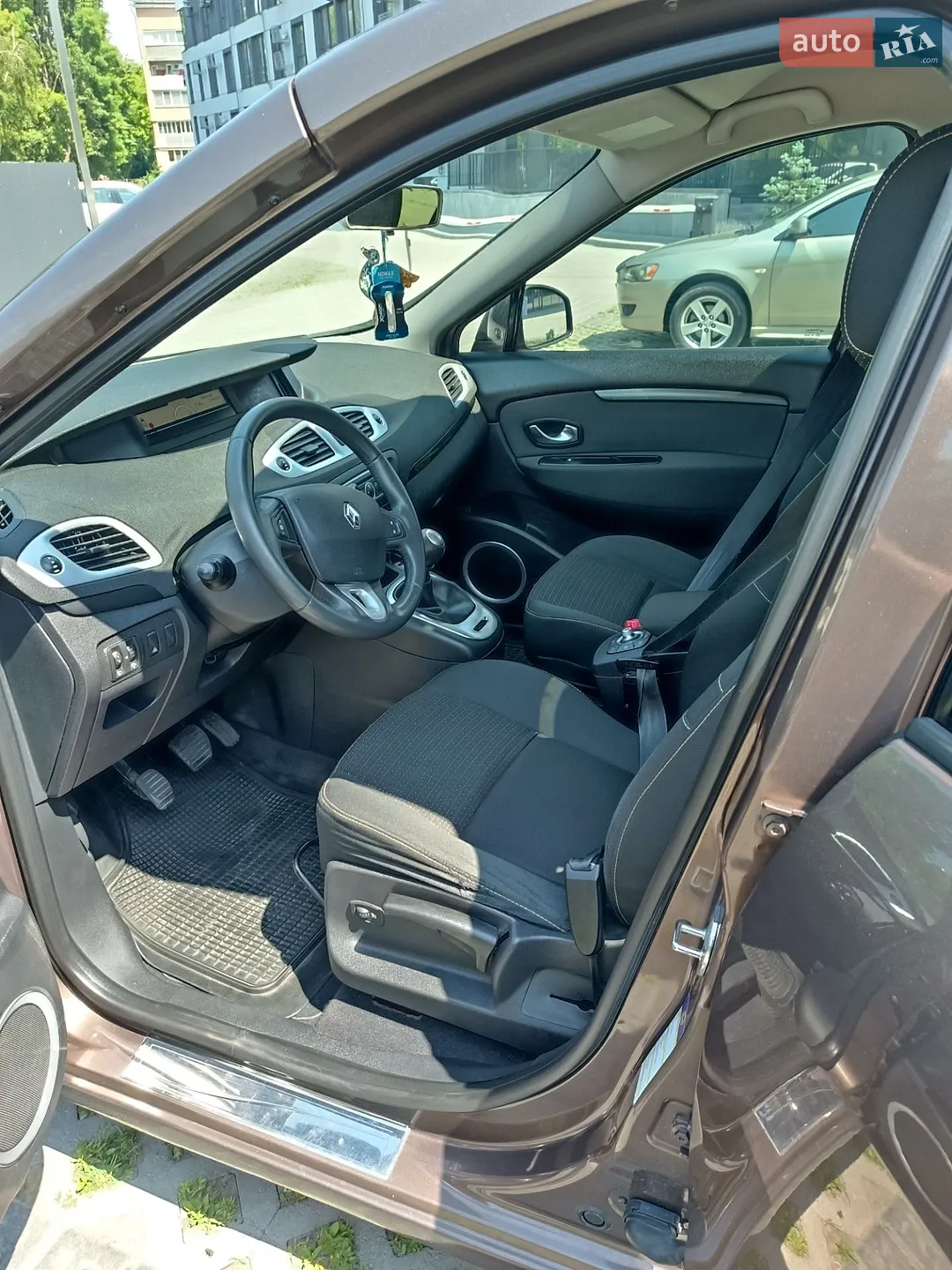 2010 Renault Scenic - мініатюра 20