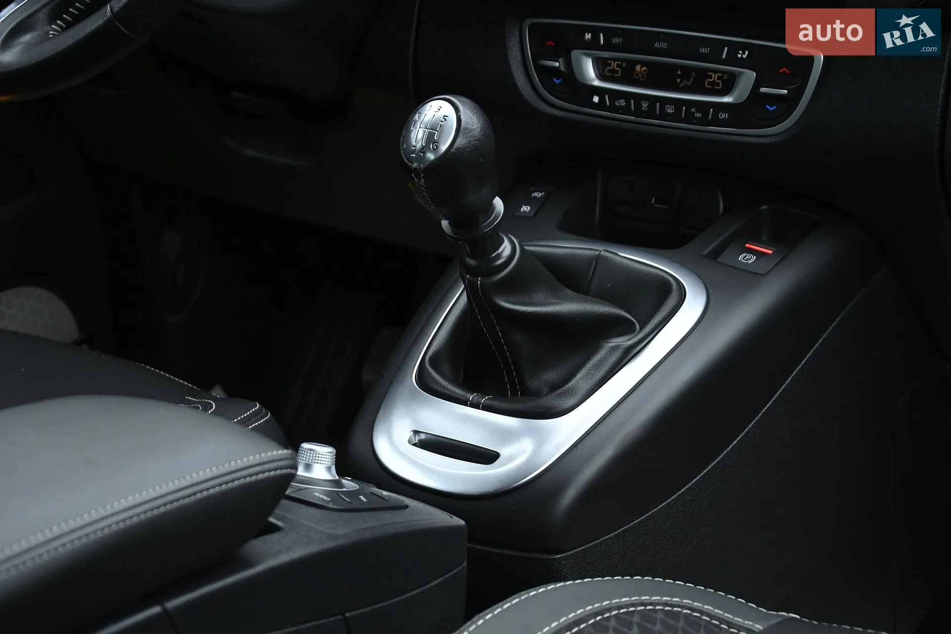 2015 Renault Scenic - мініатюра 36