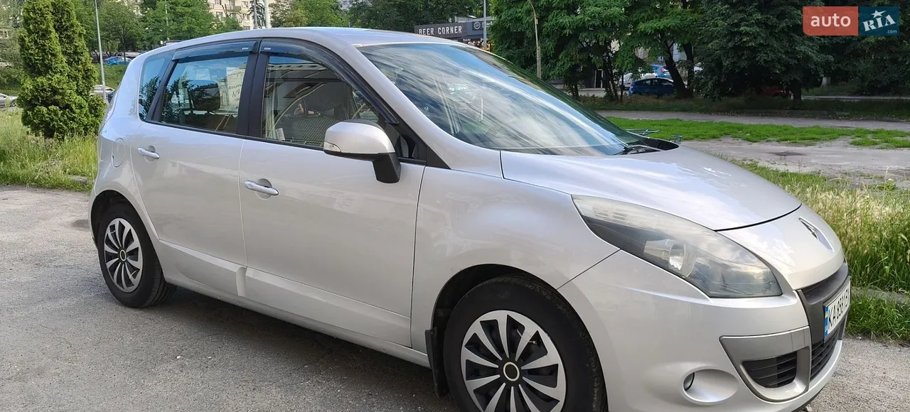 2010 Renault Scenic - мініатюра 16