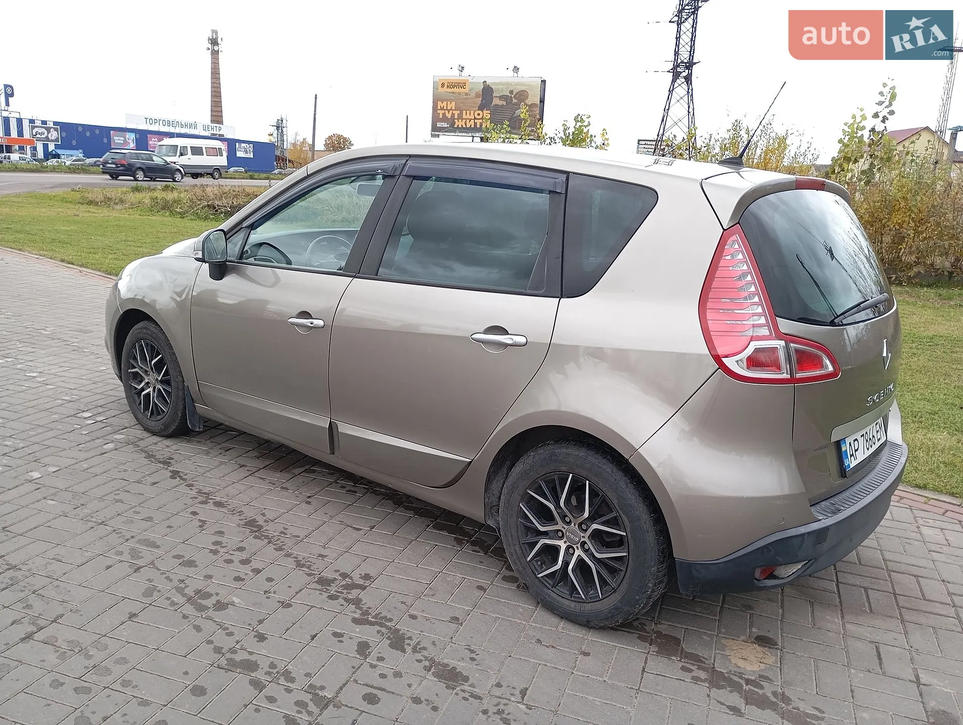 2010 Renault Scenic - мініатюра 17