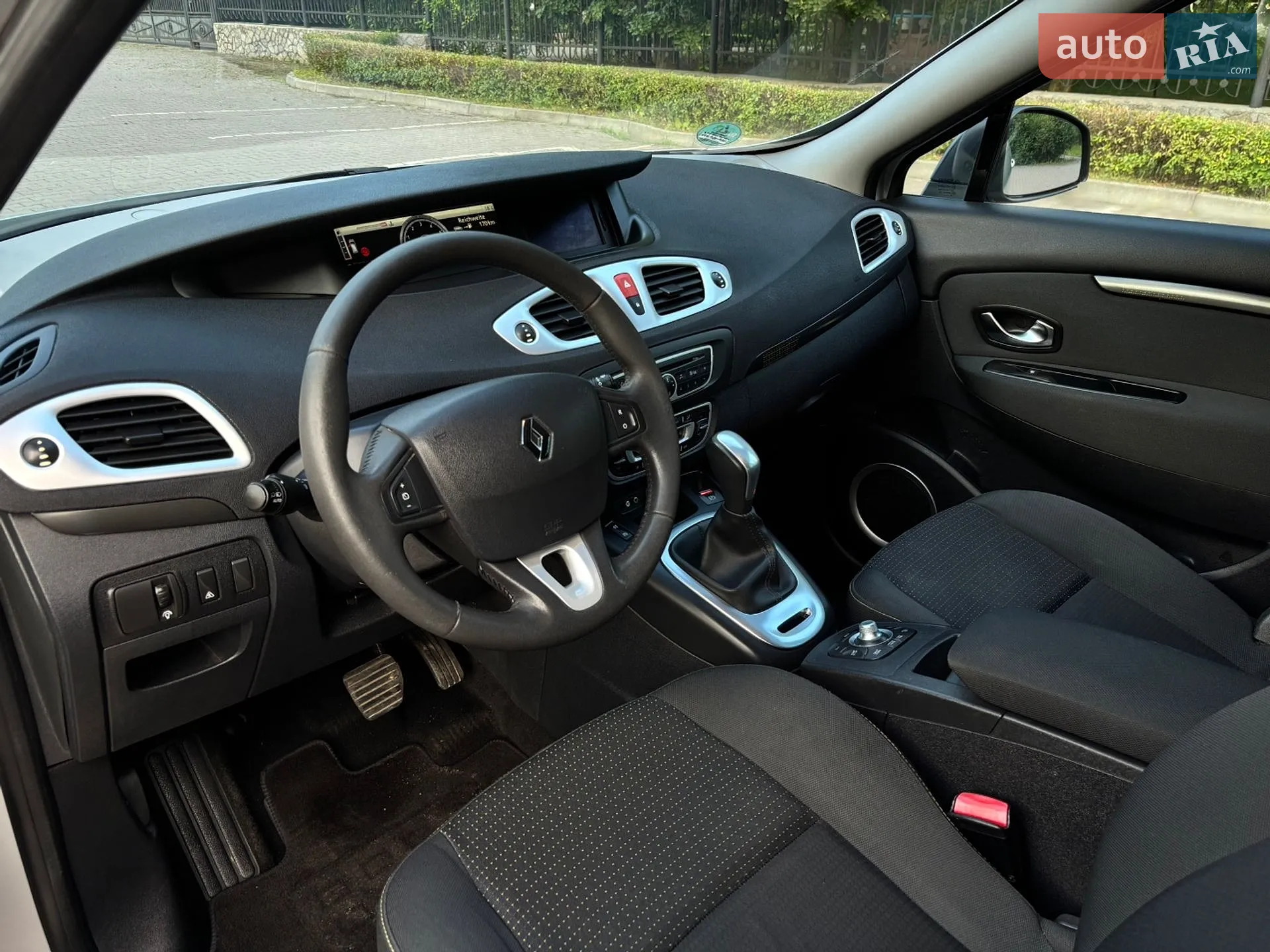 2010 Renault Scenic - мініатюра 24