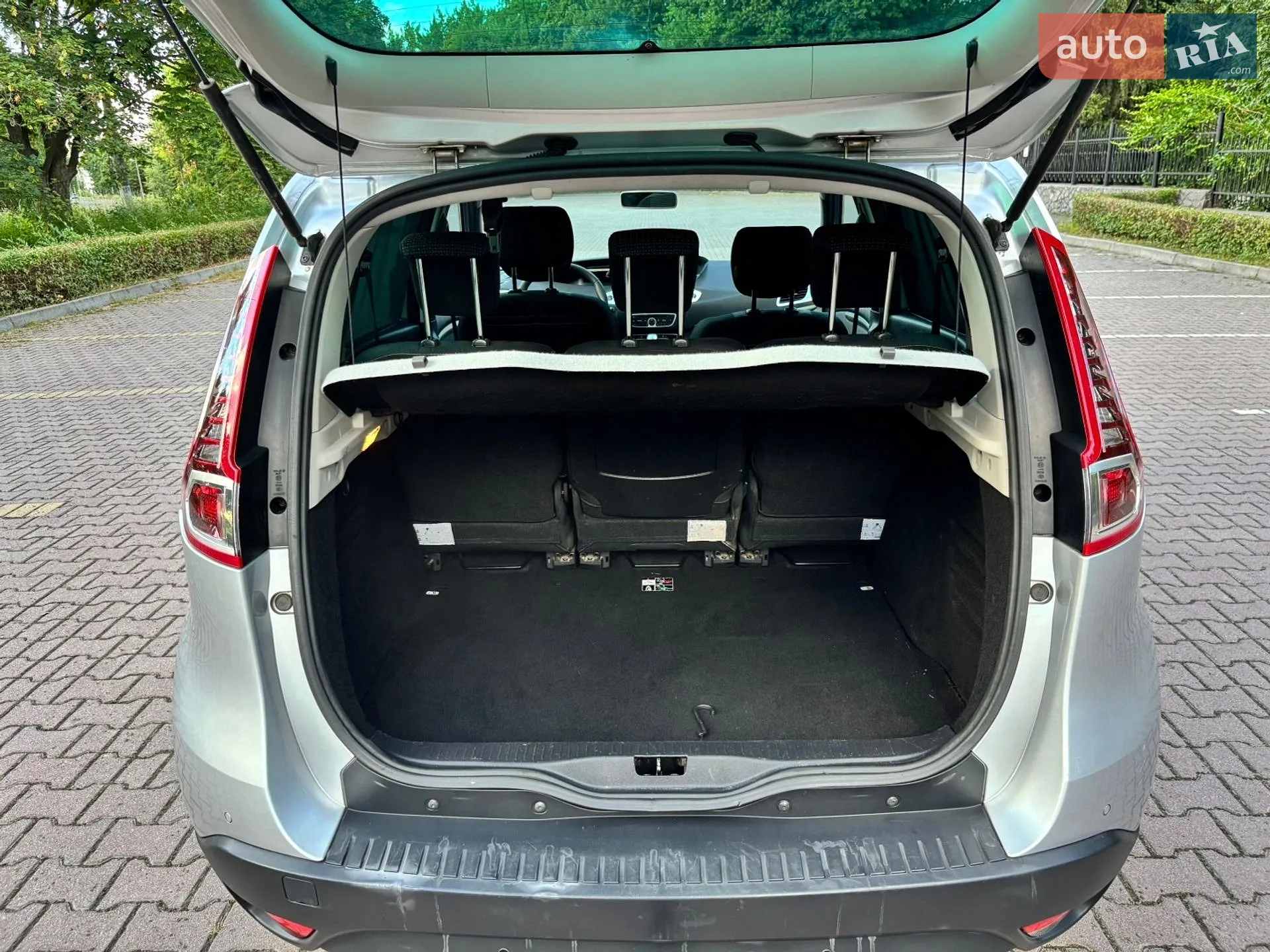 2010 Renault Scenic - мініатюра 44