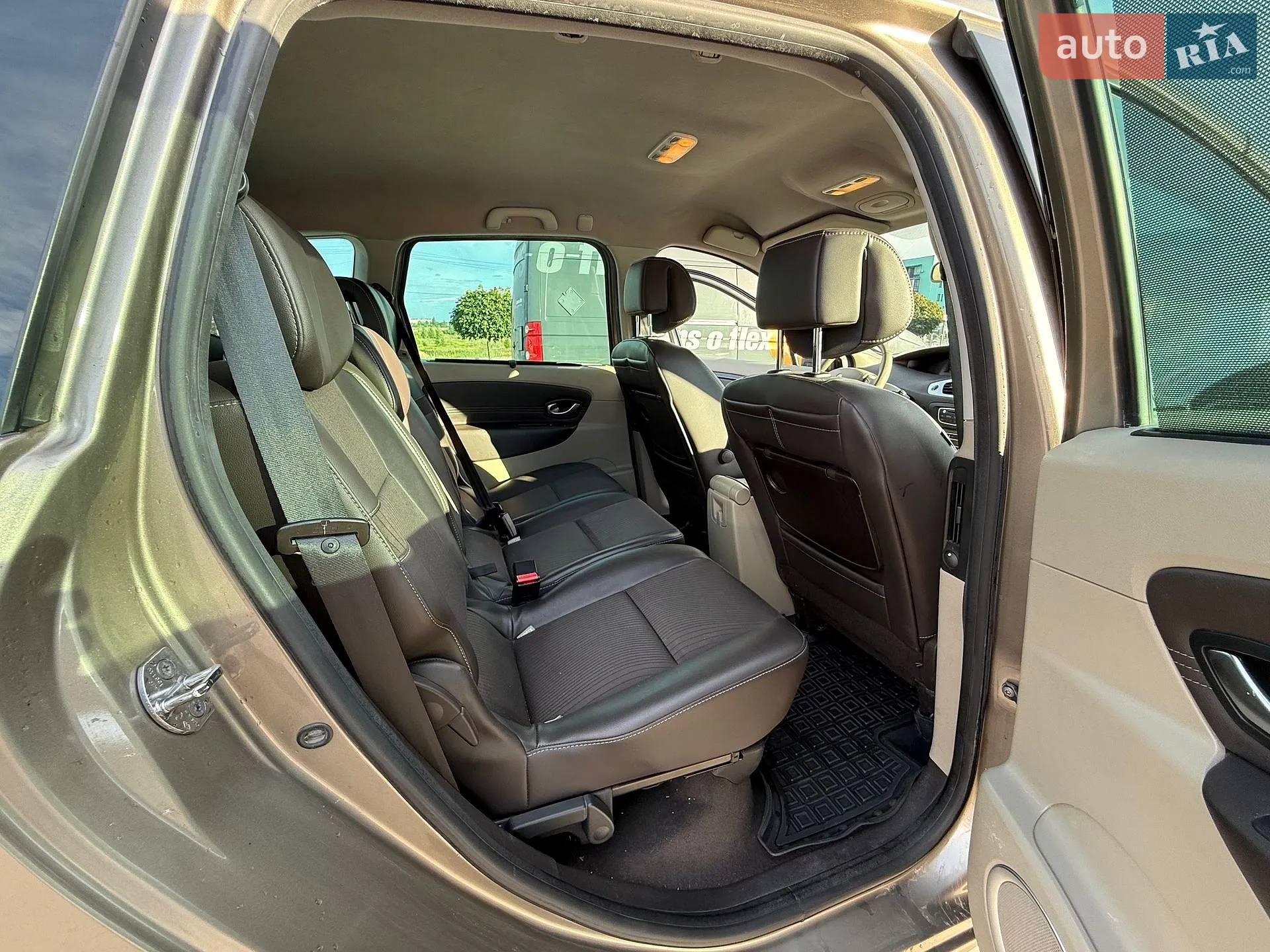 2010 Renault Scenic - мініатюра 20