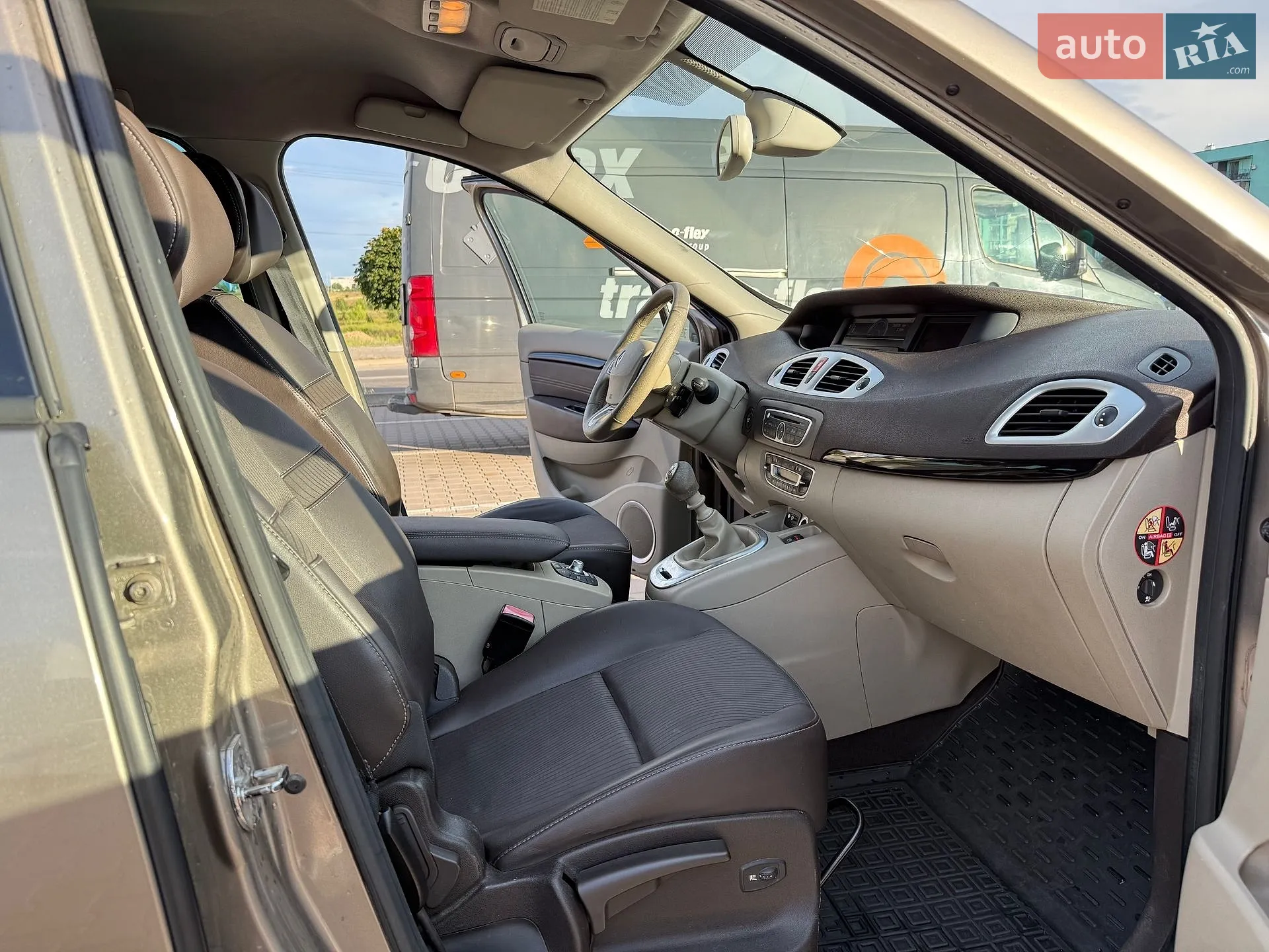 2010 Renault Scenic - мініатюра 22