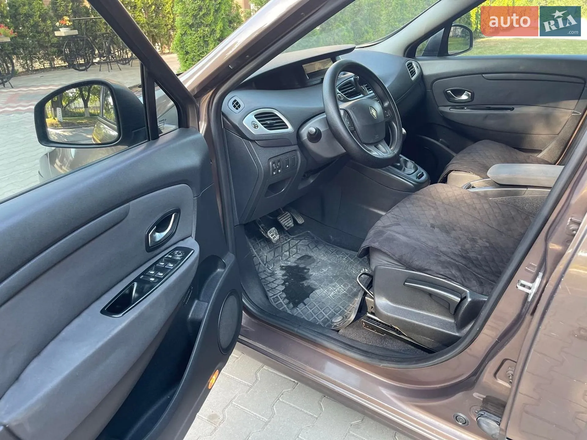 2010 Renault Scenic - мініатюра 16