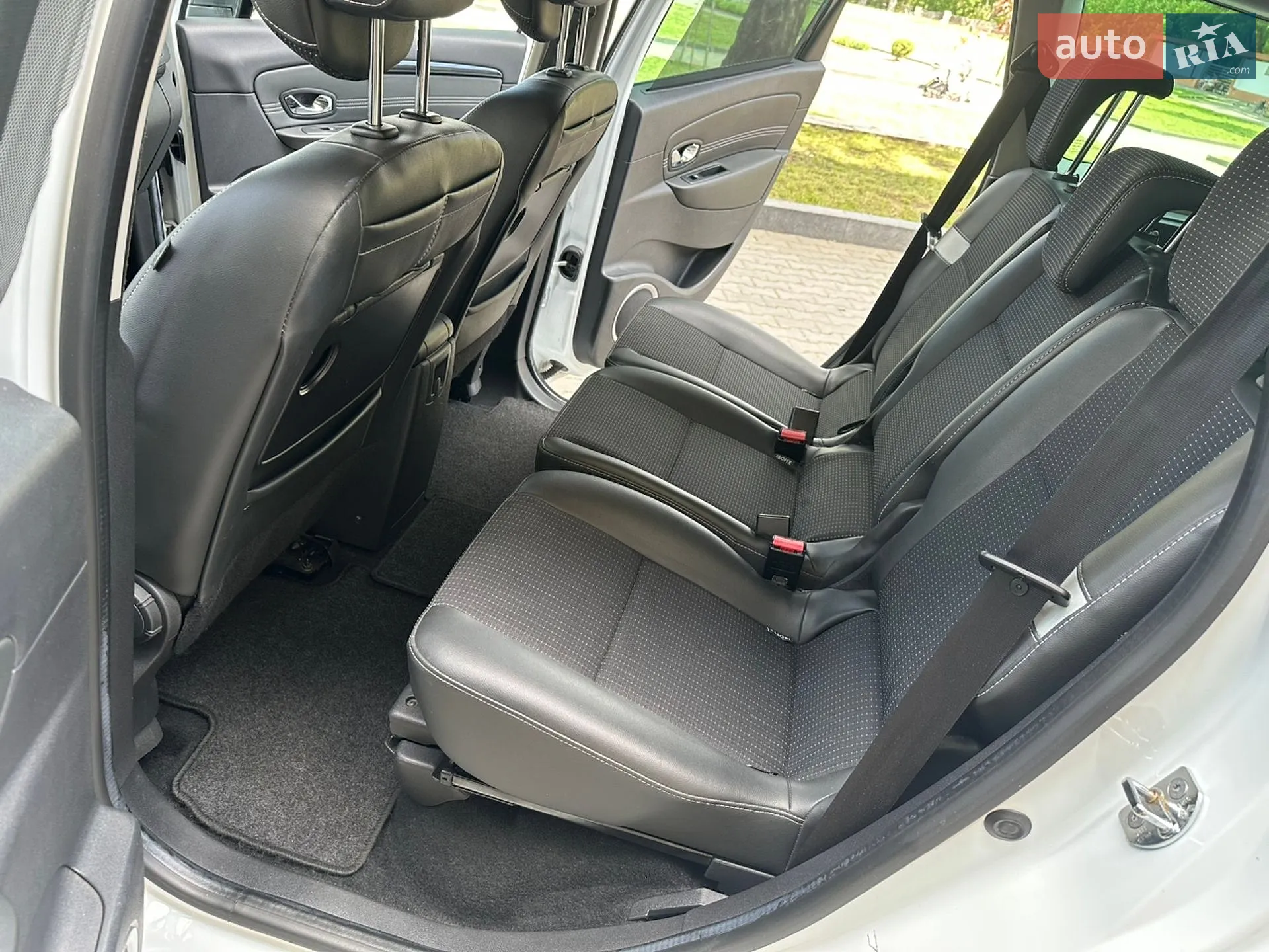 2011 Renault Scenic - мініатюра 26