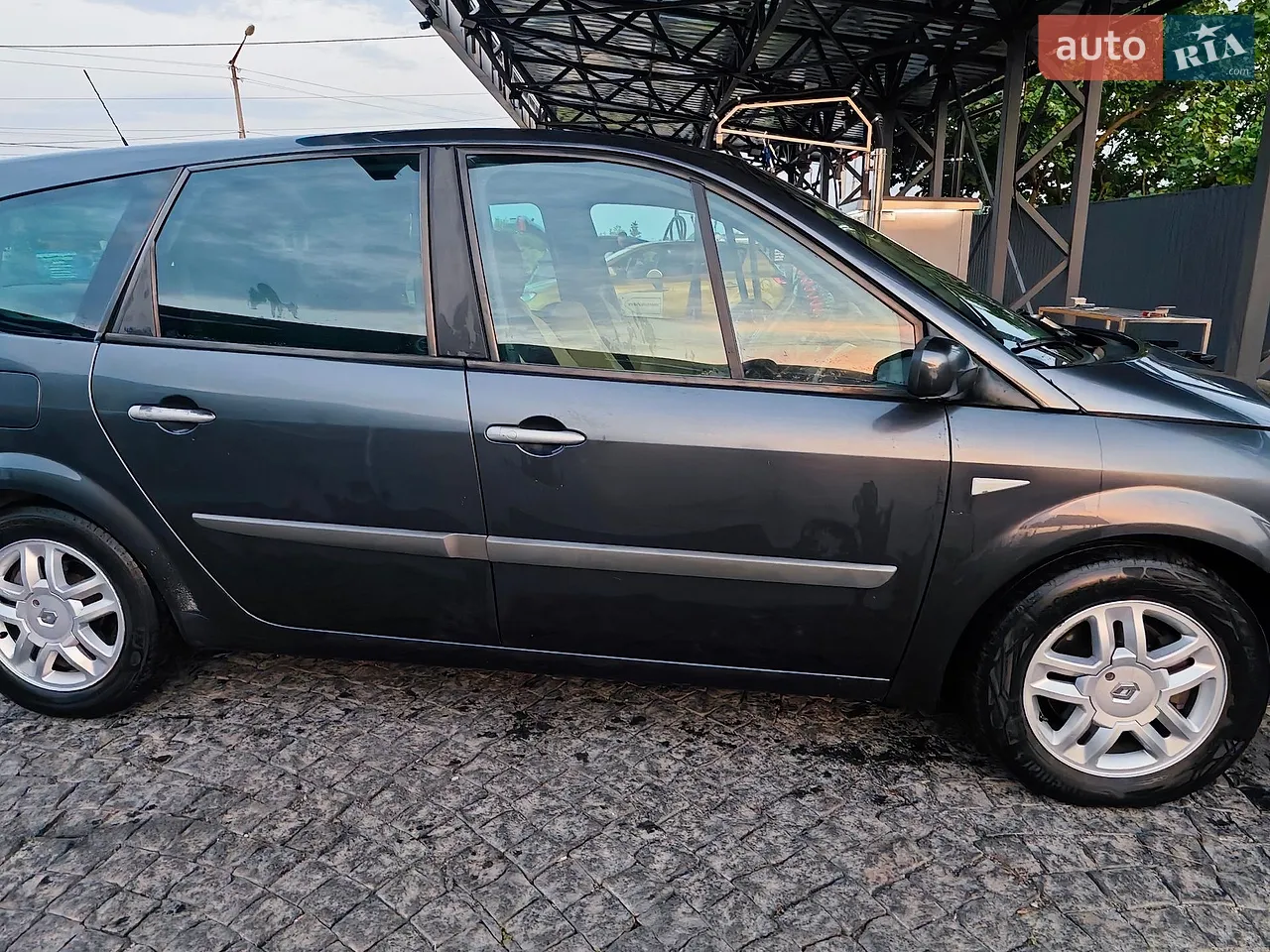 2010 Renault Scenic - мініатюра 12