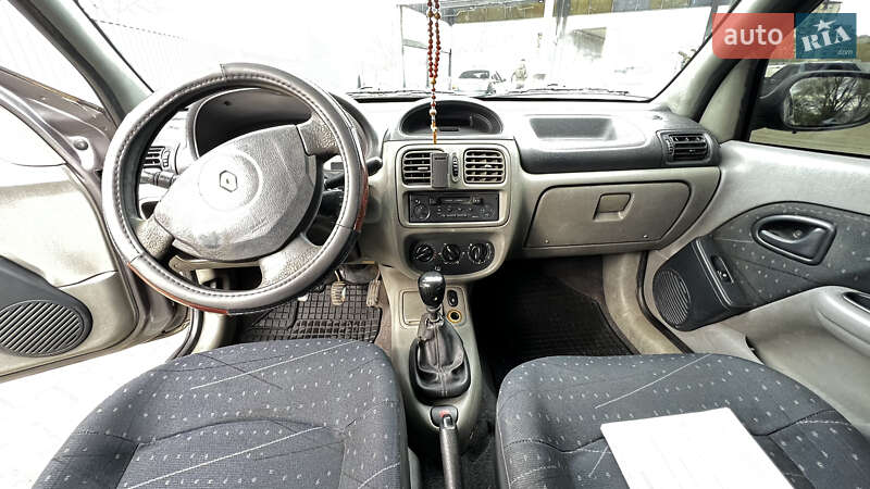 Седан Renault Symbol 2004 в Львове