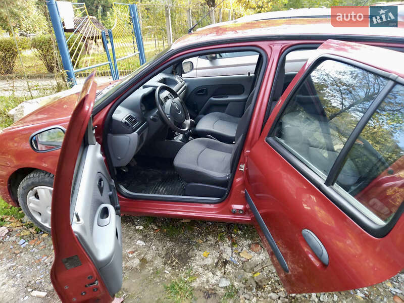 Седан Renault Symbol 2008 в Мукачевому