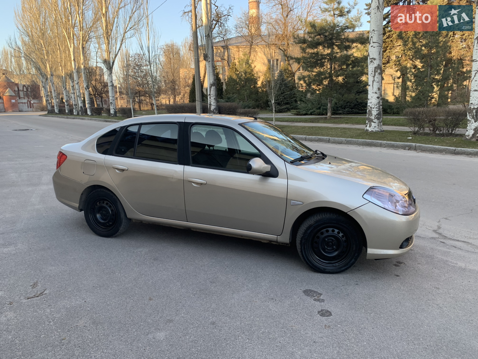 2010 Renault Symbol - мініатюра 10