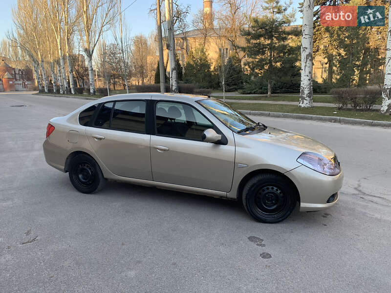 Седан Renault Symbol 2010 в Запорожье