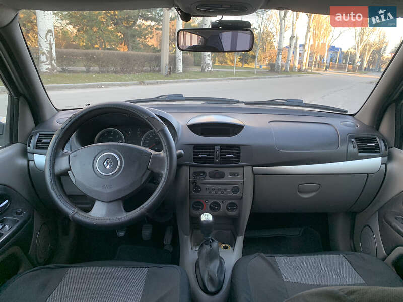 Седан Renault Symbol 2010 в Запорожье