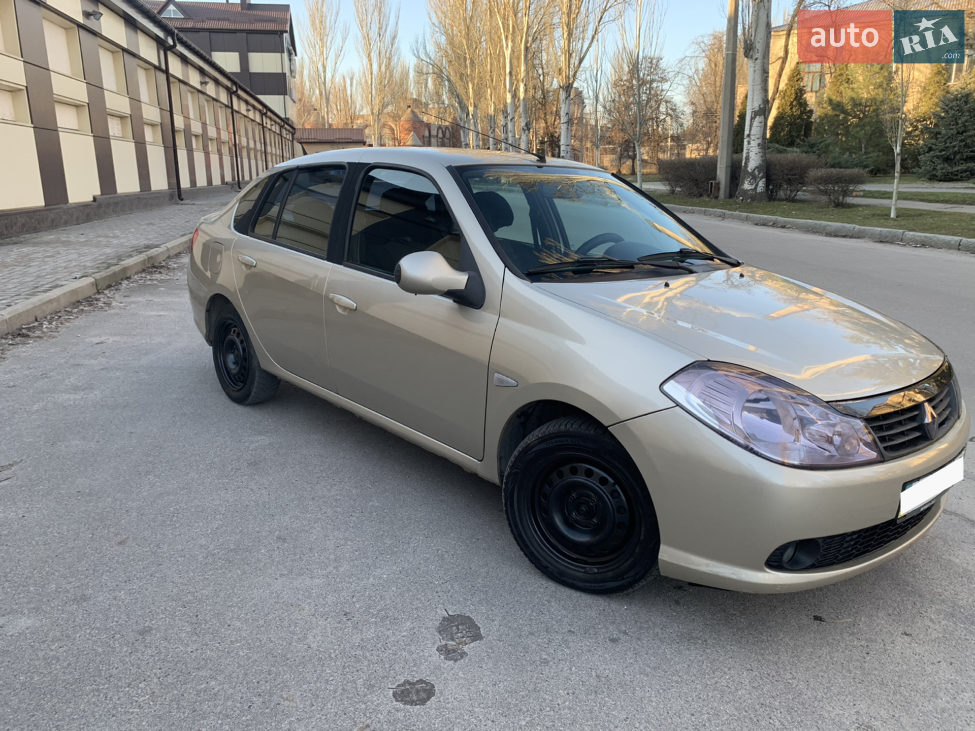 2010 Renault Symbol - мініатюра 25