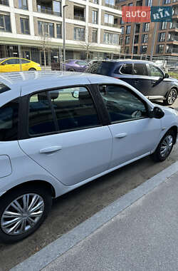 Седан Renault Symbol 2011 в 