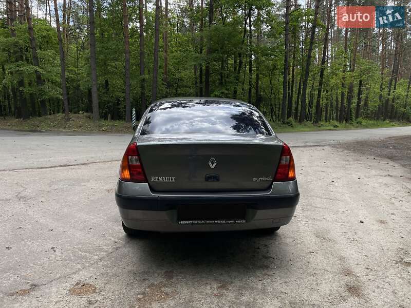 Седан Renault Symbol 2004 в Киеве