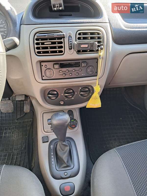 Седан Renault Symbol 2003 в Шептицькому
