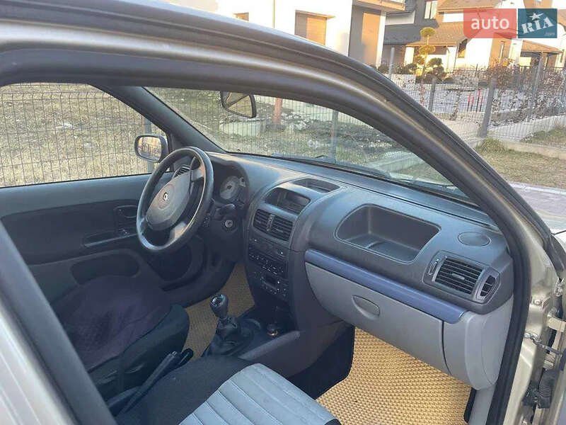 Седан Renault Symbol 2008 в Львове