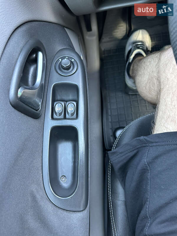 Седан Renault Symbol 2011 в Киеве