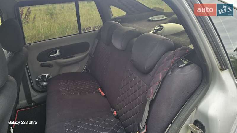 Седан Renault Symbol 2012 в Долине