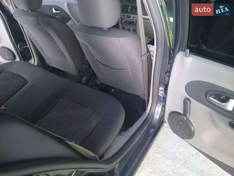 Седан Renault Symbol 2013 в Днепре