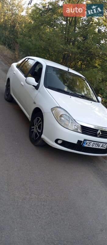 Седан Renault Symbol 2010 в Петриковке