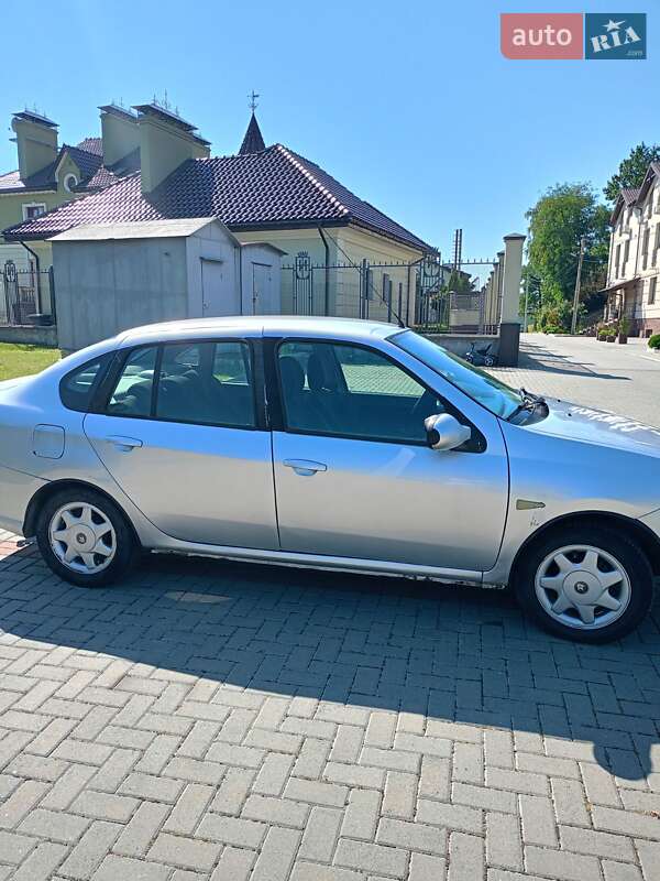 Седан Renault Symbol 2012 в Золочеве