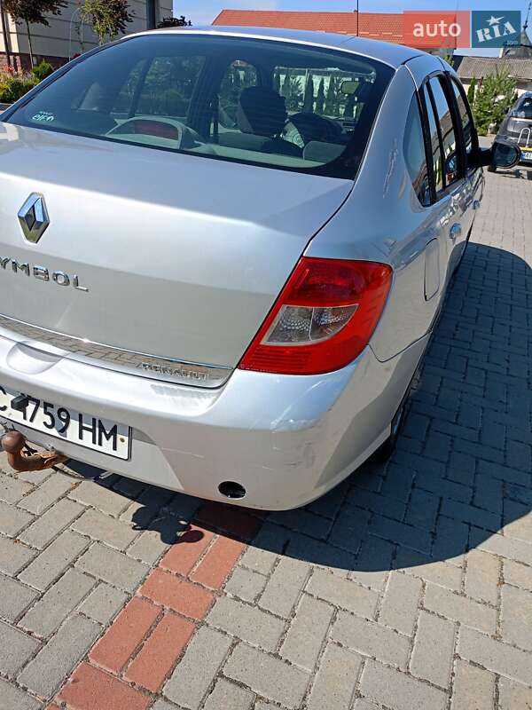 Седан Renault Symbol 2012 в Золочеве