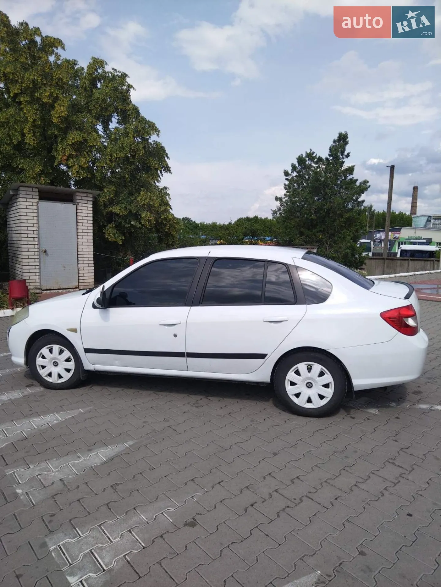 2010 Renault Symbol - мініатюра 2
