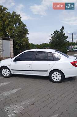 Седан Renault Symbol 2010 в 