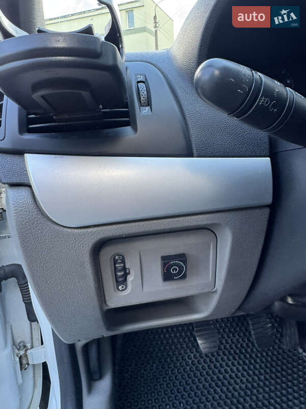 Седан Renault Symbol 2010 в Києві