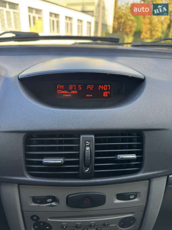 Седан Renault Symbol 2010 в Києві